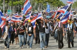 Thái Lan: Ông Abhisit tuyên bố sẽ lật đổ chính quyền